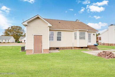 2329 Wedgewood Dr, Winterville, NC 28590 - photo 4