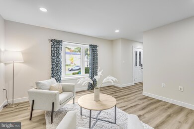 9515 Debra Spradlin Ct, Burke, VA 22015 - photo 3