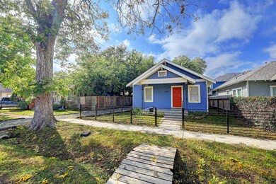 1345 Beverly St, Houston, TX 77008 - photo 2