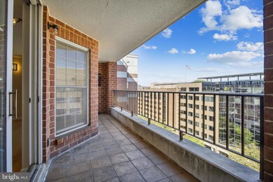 Metropolitan Condos unit 814, Washington, DC 20037 - photo 7