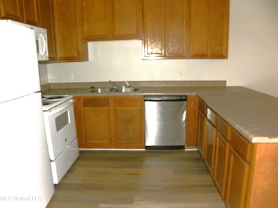 2425 Esplanade St unit B, Ocean Springs, MS 39564 - photo 7