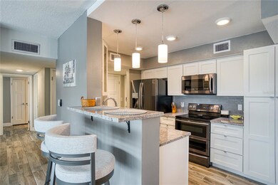 Kitchen with breakfast bar