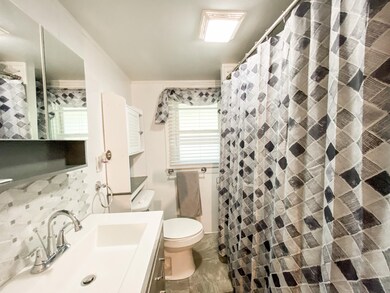 637 S 3rd Street-26