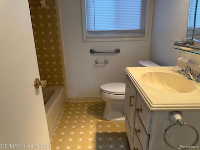 6124 Deering St, Garden City, MI 48135 - photo 2