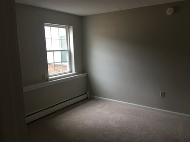 1001 White Cedar Blvd, Portsmouth, NH 03801 - photo 5