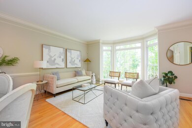 9996 Cyrandall Dr, Oakton, VA 22124 - photo 4