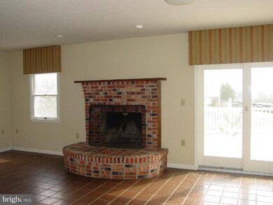 372 Old Grade Rd, Strasburg, VA 22657 - photo 2