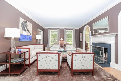 11 Cherry Tree Ln Riverside CT-large-008