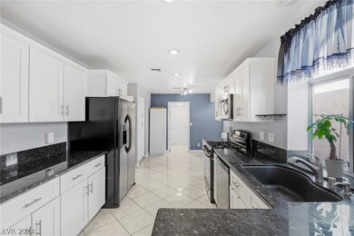 9804 Cactus View Ave, Las Vegas, NV 89117 - photo 4