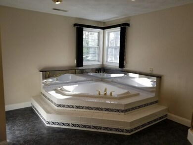 16 Hamlet Ct, Bristol, RI 02809 - photo 2