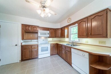 53142 Twyckenham Dr, South Bend, IN 46637 - photo 6