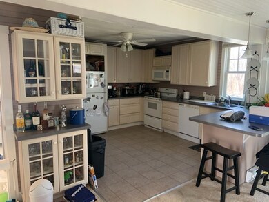 37 Bartlett Rd unit B, Plymouth, MA 02360 - photo 2