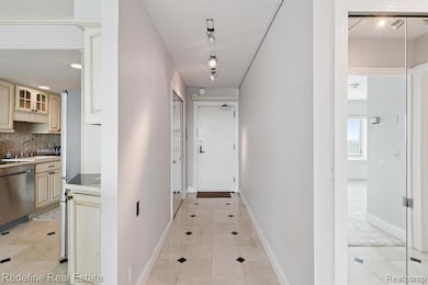 Tower Plaza unit 14A, Ann Arbor, MI 48104 - photo 3