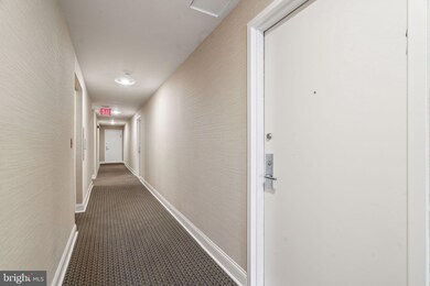 Aria the Condominium unit 5F, Philadelphia, PA 19102 - photo 4