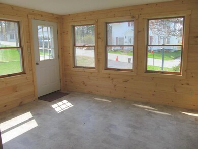 54 Cross St, Newport, VT 05855 - photo 5