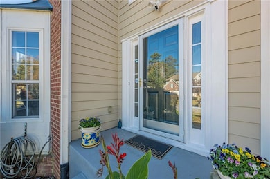 Beautiful Private Entrance and Landscaped walkway!