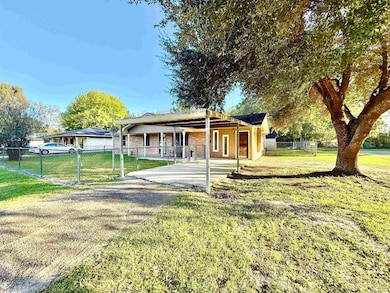 310 Ida Circuit, Vidor, TX 77662 - photo 2