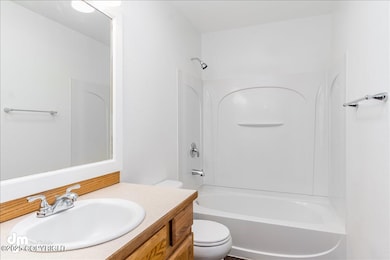 23-Downstairs Bathroom_ELI04799-Edit