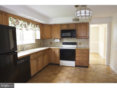 129 Maryhill Rd, Phoenixville, PA 19460 - photo 7