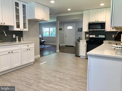 133 Bells Lake Rd, Blackwood, NJ 08012 - photo 2