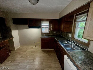 728 Mckinley Ave, Akron, OH 44306 - photo 7