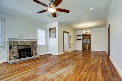 1139 Dunbar St, Houston, TX 77009 - photo 4