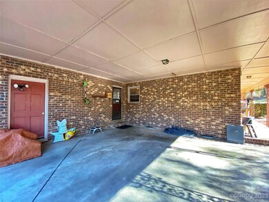 517 Goldwater St, Shelby, NC 28152 - photo 5