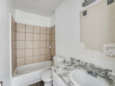 1711 Wichita St unit 14, Houston, TX 77004 - photo 2