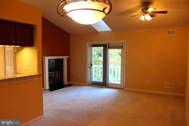 12205 Saint Peter Ct unit K, Germantown, MD 20874 - photo 5