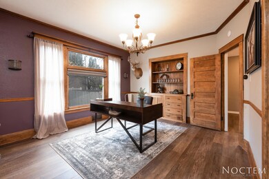 Formal Dining - Sitting Room