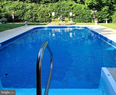 7805 Arbor Way, Owings, MD 20736 - photo 4