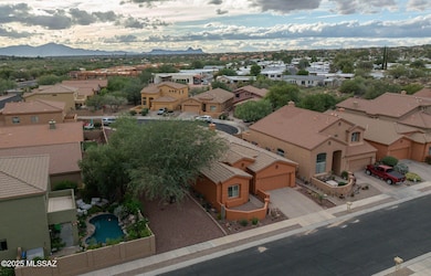 10685 N Hewitt Place, Tucson, AZ 85737 - photo 5