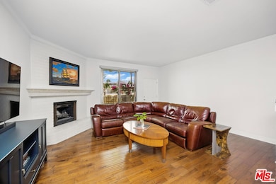 10229 Variel Ave unit 2, Chatsworth, CA 91311 - photo 5