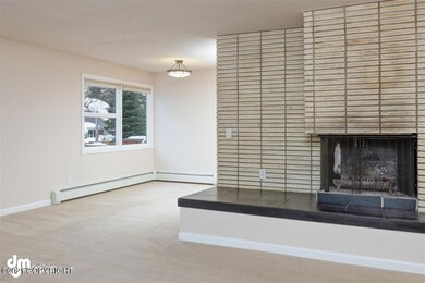 38-Living Room-ELKO4452