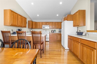 3614 Eagle Rd SW, Cedar Rapids, IA 52404 - photo 6