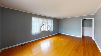 4740-Mouse-Creek-Rd-NW-Unfurnished(4)