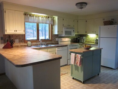 9 Oak St, Newmarket, NH 03857 - photo 6