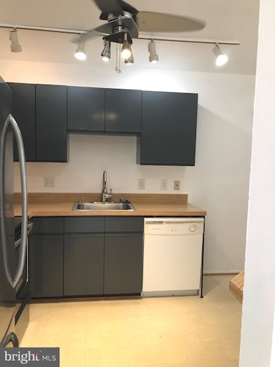 5804 Lantana Cir unit E, Frederick, MD 21703 - photo 5