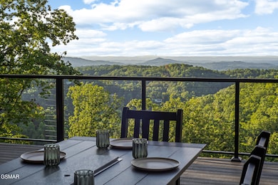 3823 Heavens View Ln, Sevierville, TN 37876 - photo 3