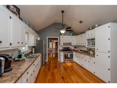 Plenty of cabinet-& counter space