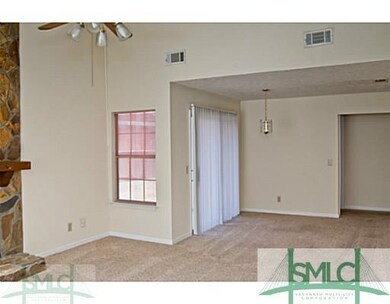 Dining Room. Plenty of room for dinning and entert
