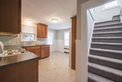23 Grandview St, Springfield, MA 01118 - photo 7