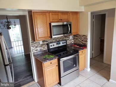 6029 Bonnie Bern Ct, Burke, VA 22015 - photo 4