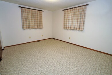 600 E 160 N, Greentown, IN 46936 - photo 2