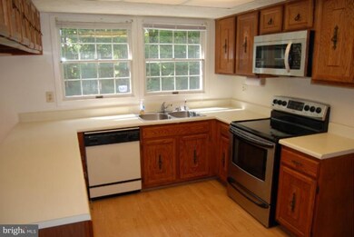 14904 Lear Ln, Silver Spring, MD 20905 - photo 4