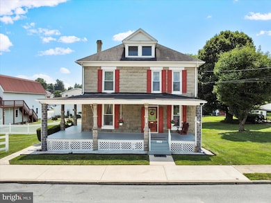 118 W 5th St, Waynesboro, PA 17268 - photo 3