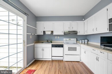 12115 Pheasant Run Dr, Laurel, MD 20708 - photo 6