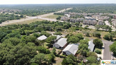 1505 Franklin Dr, San Marcos, TX 78666 - photo 2