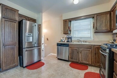 11712 Maple Way - 10 - for MLS
