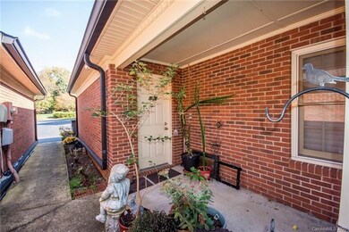 128 N Oakwood Dr unit 128, Statesville, NC 28677 - photo 5